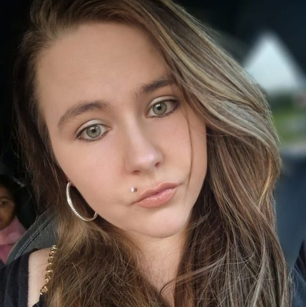 Meet your Posher, Jade